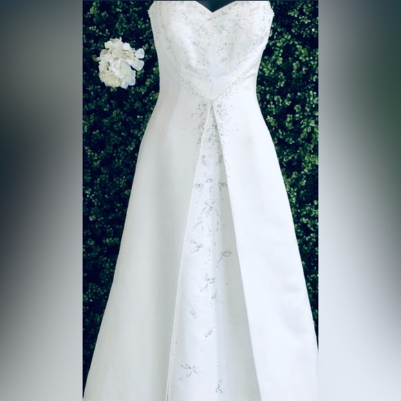 Maggie Sottero (Monica Marie) White Wedding Gown Fit Size 4-6 - Picture 2 of 8